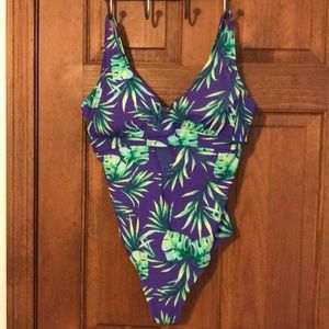 NEVER WORN One Piece Bathing Suit